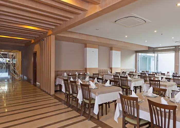 Xperia Saray אתר נופש אלאניה